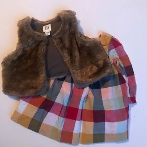 Baby gap 6-12 months fall dress with fur vest